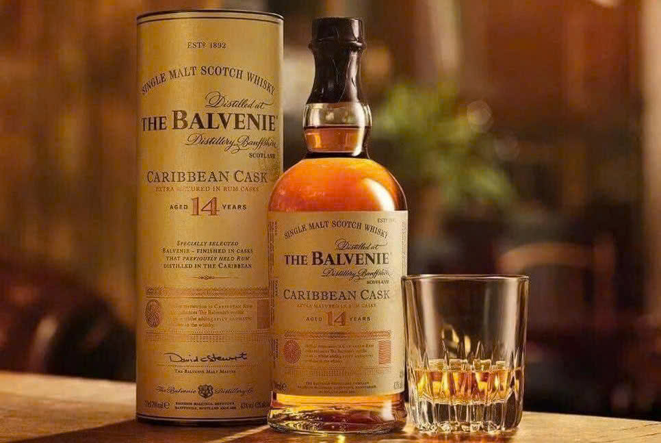 Dung-dieu-voi-balvenie-14-YO-Caribbean