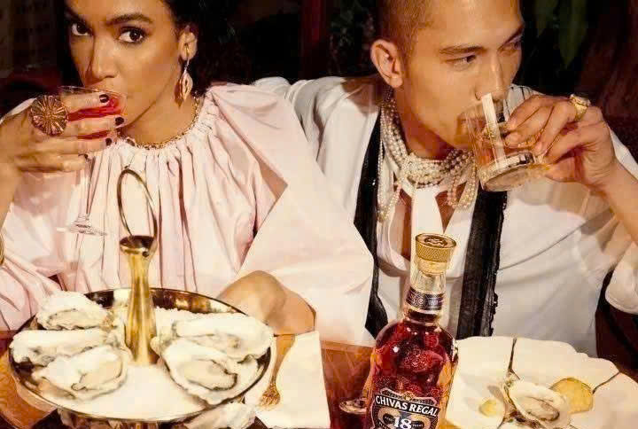 Dung-dieu-voi-chivas-18-nam-70-cl-gia-re