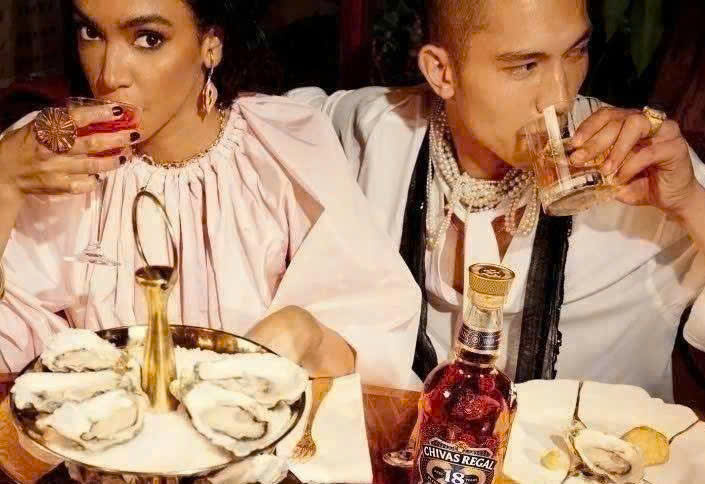 Dung-dieu-voi-chivas-18-nam-70-cl-mau-moi