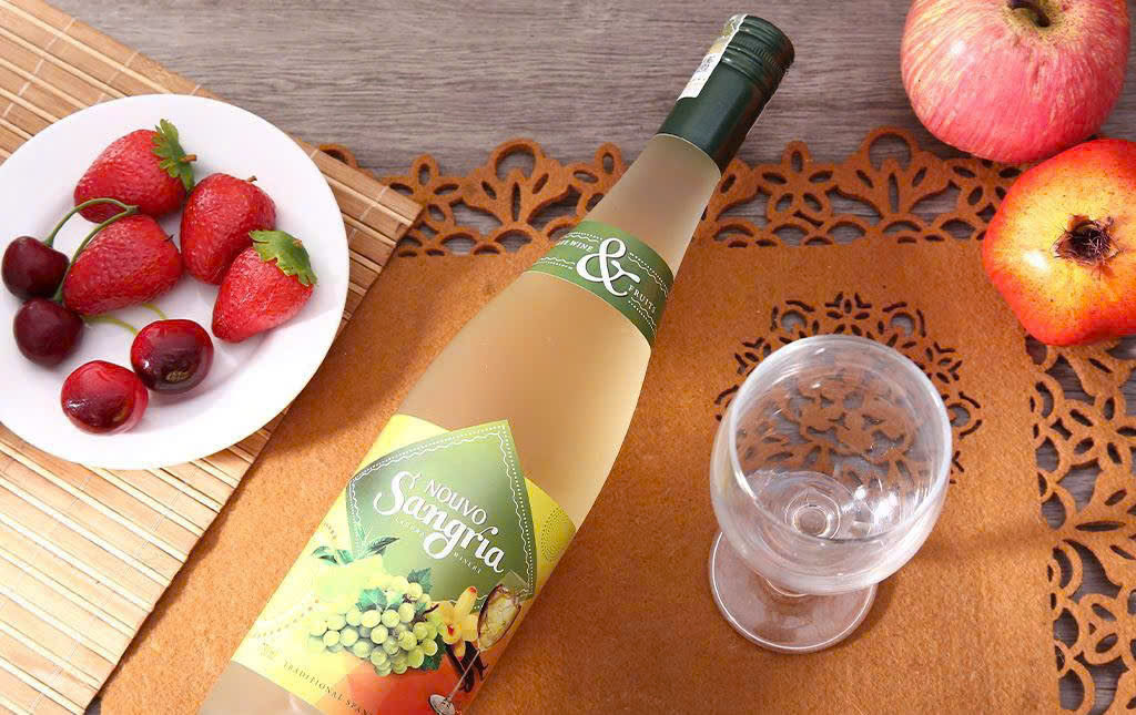 Dung-dieu-voi-ruou-vang-nouvo-sangria-trang-750ml-7-do