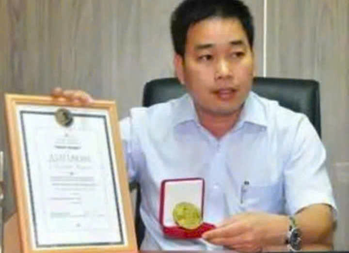 Giai-thuong-Quoc-te-cho-vodka-ca-sau-xanh-50cl