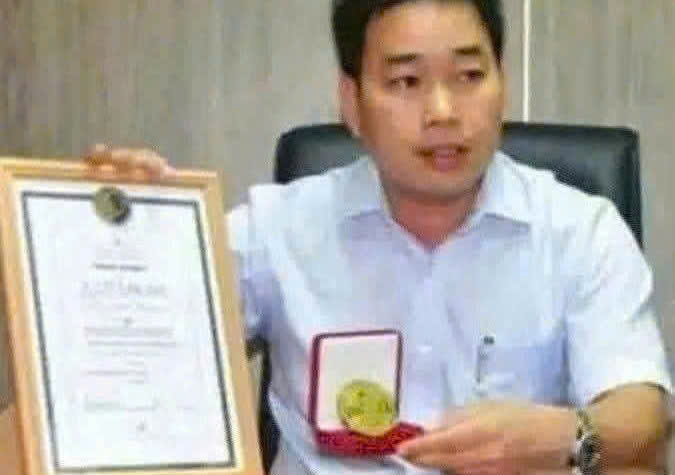 Giai-vang-Quoc-te-cho-ruou-vodka-ca-sau-xanh-NGA-gia-re