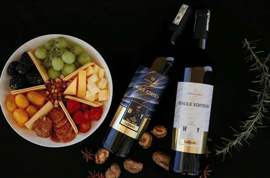 Gioi-thieu-Chateau-Dalat-Single-Edition-Do-va-Trang-LADOFOODS