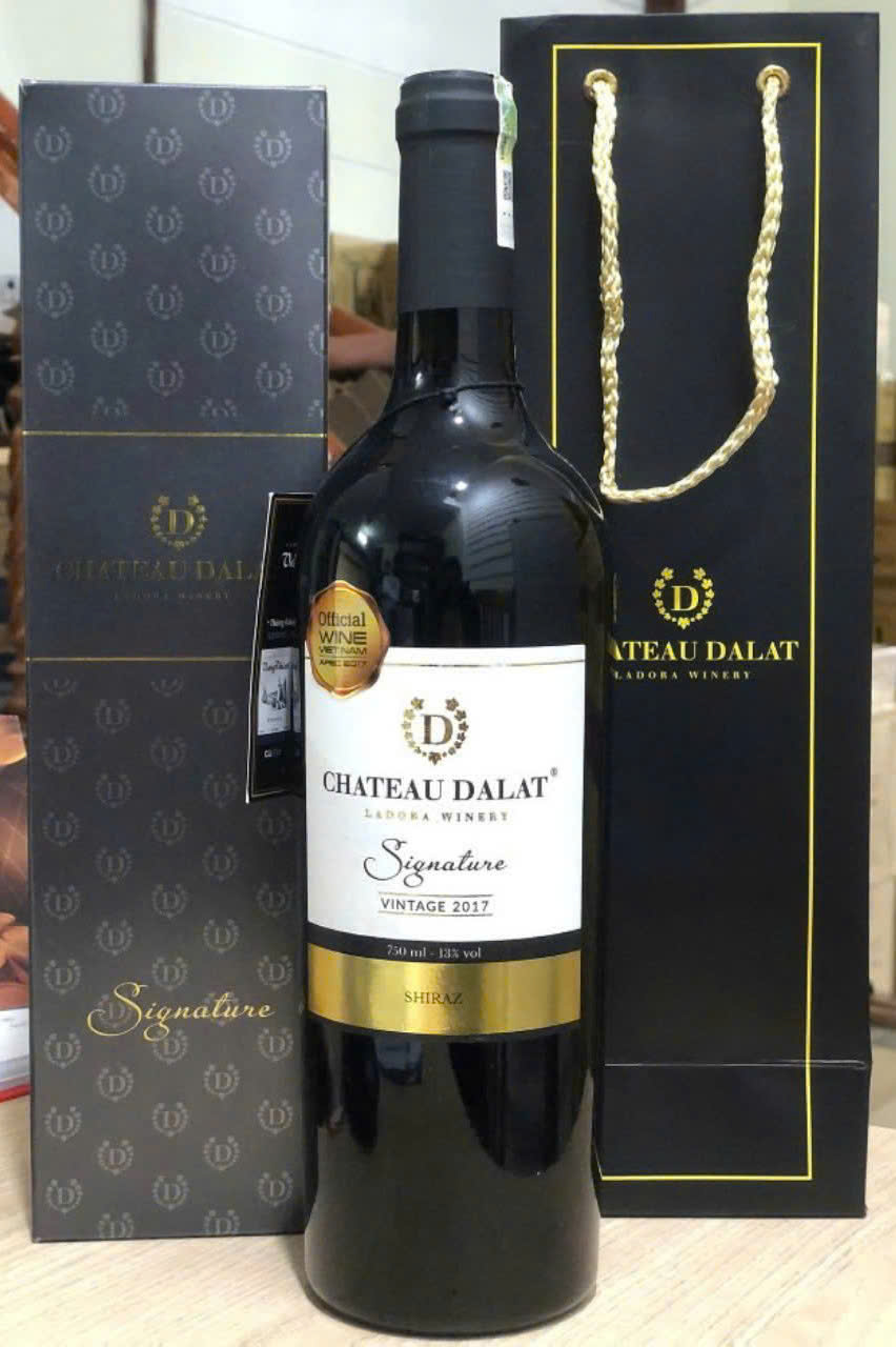 Gioi-thieu-Signature-shiraz-750-ml-13-do-ladofoods