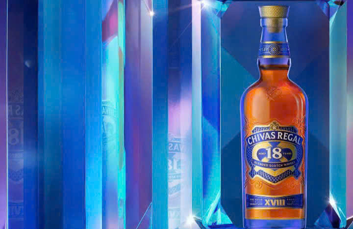 Gioi-thieu-chai-Chivas-18-mau-moi-700ml