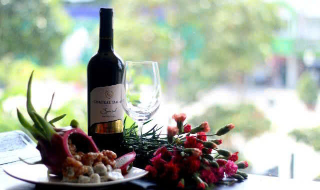 Gioi-thieu-chateau-dalat-special-merlot-750ml-cua-ladofoods