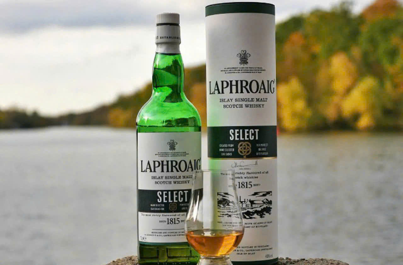 Gioi-thieu-ruou-Laphroiaig-Select-khoi