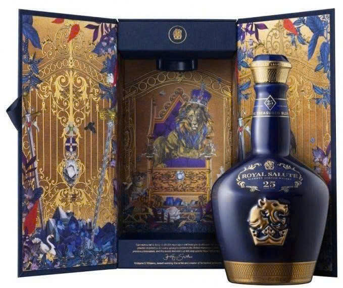 Mo-hop-ruou-chivas-25-Royal-Salute-25