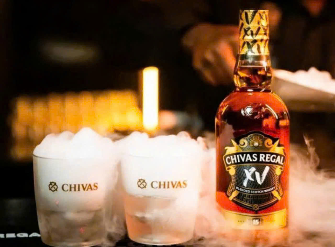 Mot-cach-thuong-thuc-Chivas-15-YO