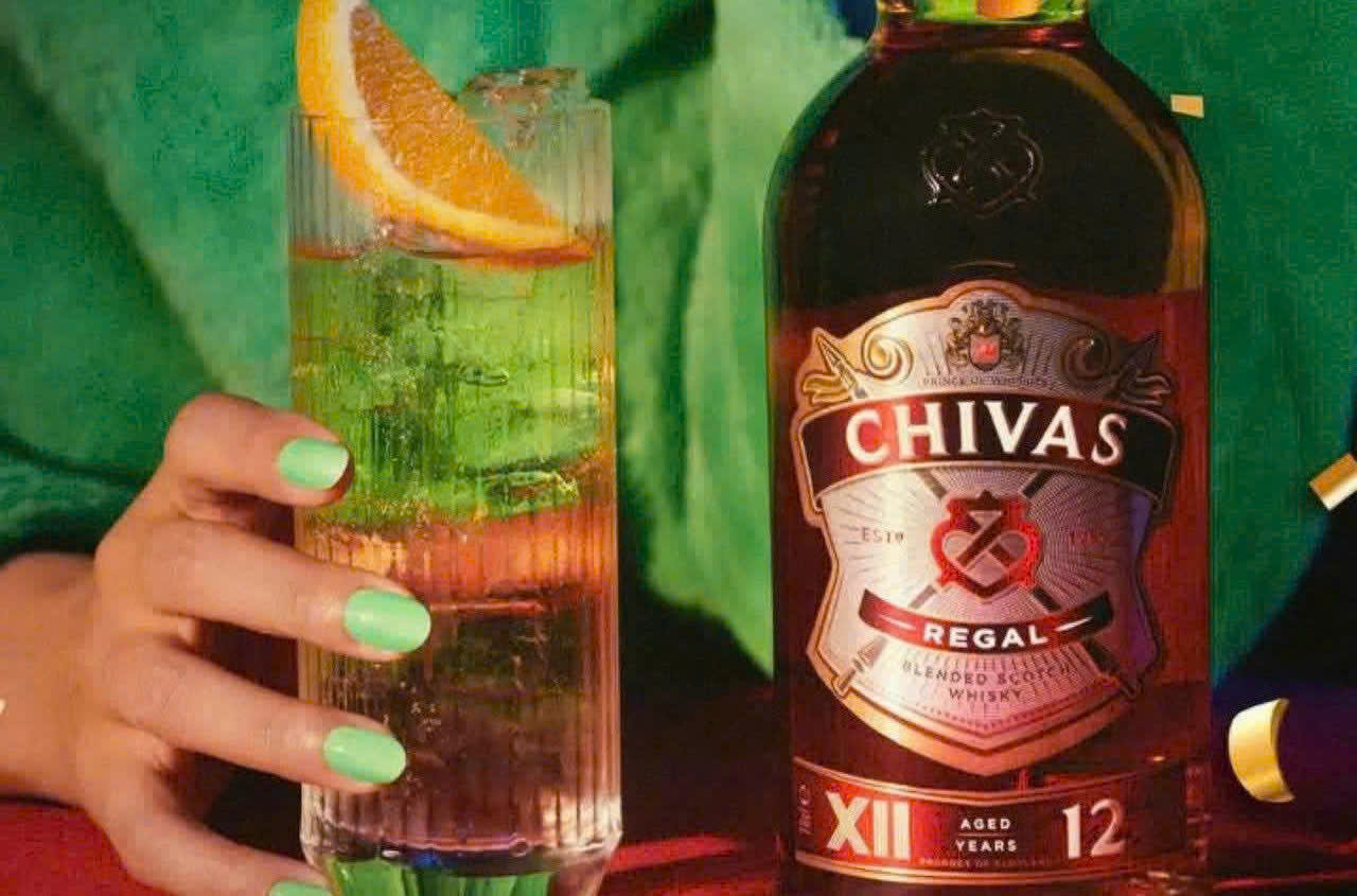Mot-cach-thuong-thuc-chivas-12-dung-chuan