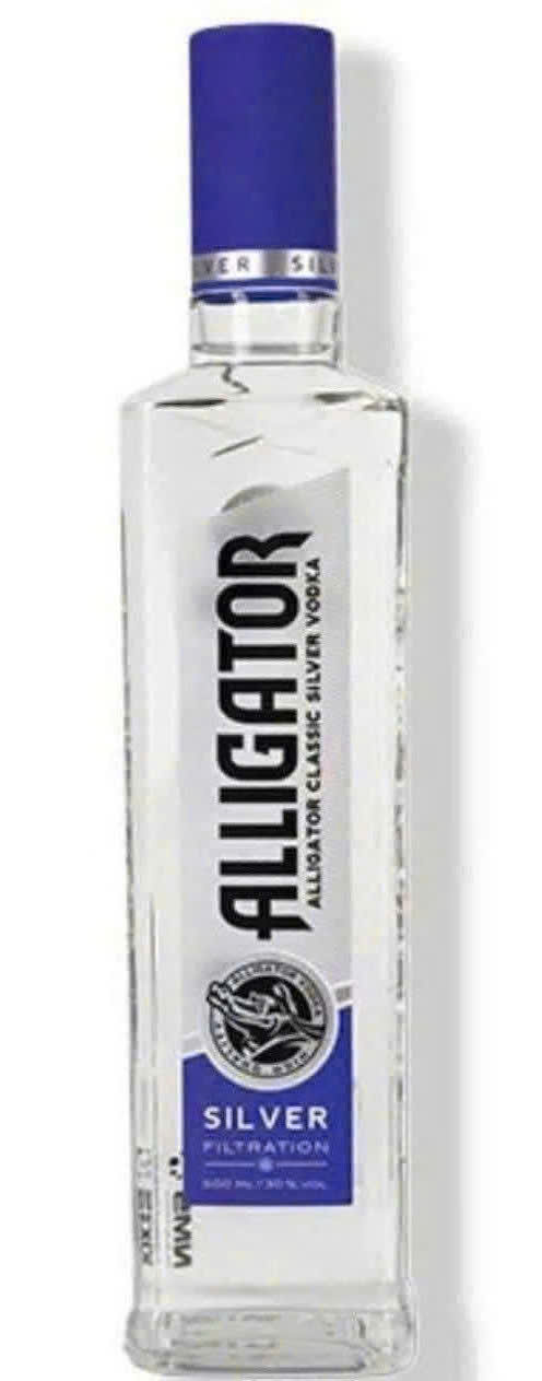 Mua-ban-Vodka-Ca-Sau-Xanh-NGA