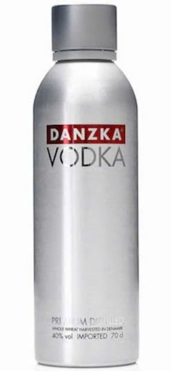 Mua-ban-Vodka-Danzka-o-dau