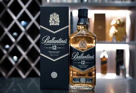Mua-ban-ballantines-12-YO-gia-re