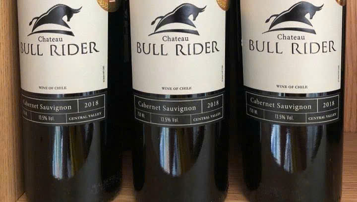 Nhan-hieu-Chateau Bull-rider-Cabernet-Sauvignon-do