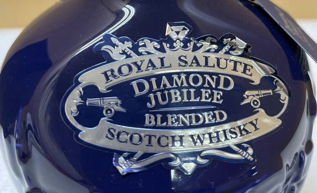 Nhan-hieu-Chivas-21-Diamond-Jubile