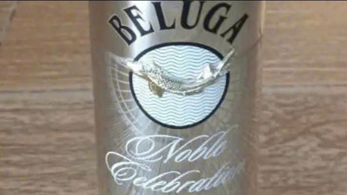 Nhan-hieu-ruou-Vodka-Beluga-Vang-700-ml