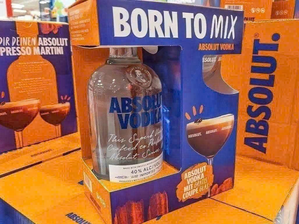 Quang-cao-Vodka-Absolut-70-cl-tai-Viet-Nam