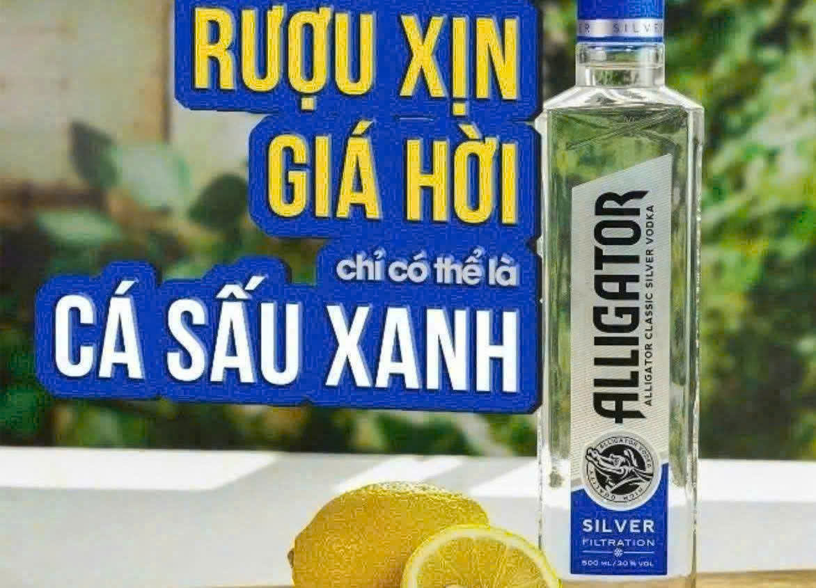 Quang-cao-chai-Vodka-Ca-Sau-Xanh-50-cl