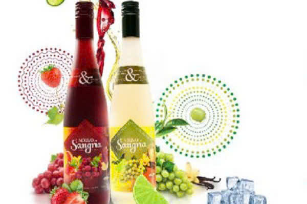 Quang-cao-vang-do-trang-sangria-750ml