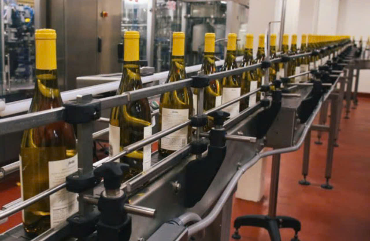 Quy-trinh-dong-chai-ruou-vang-y