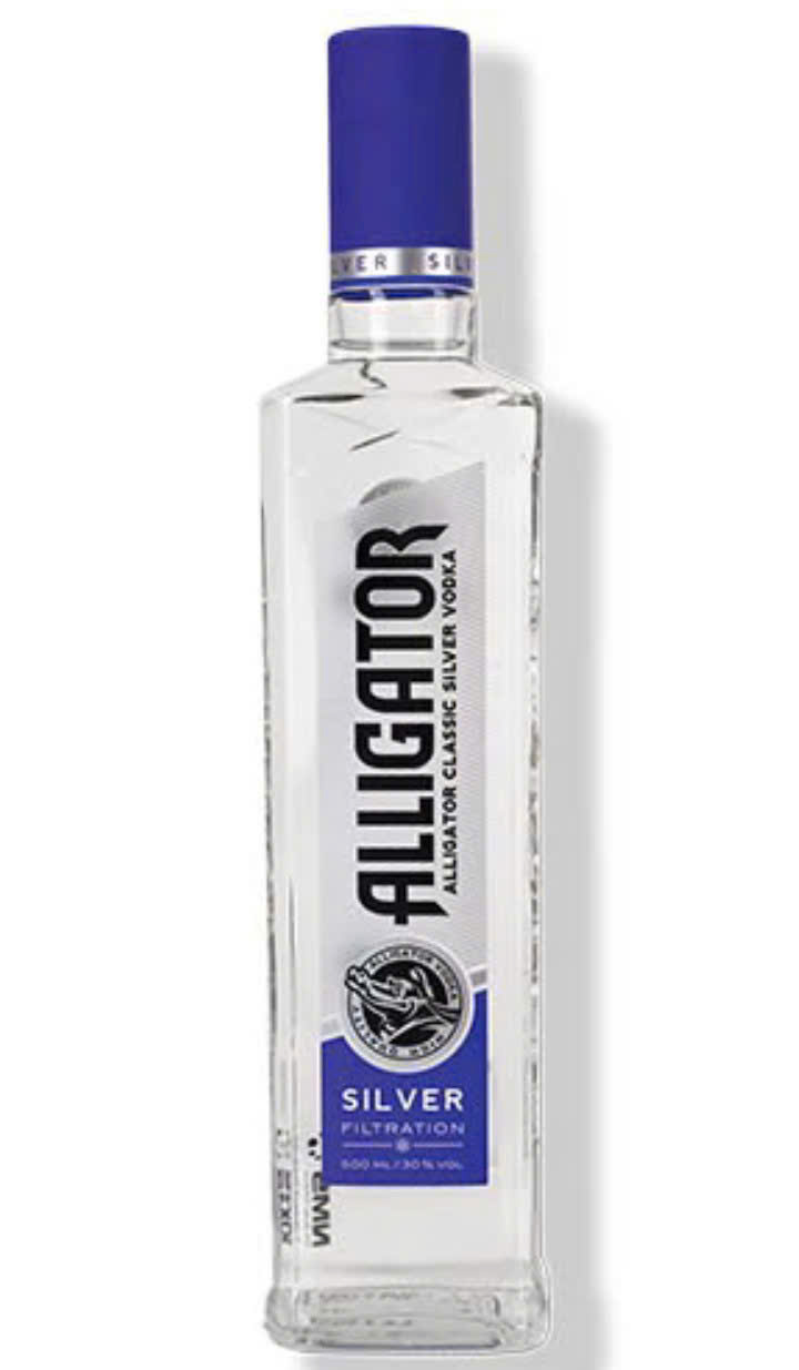 Ruou-Vodka-ca-sau-xanh-500-ml-lien-doanh-nga