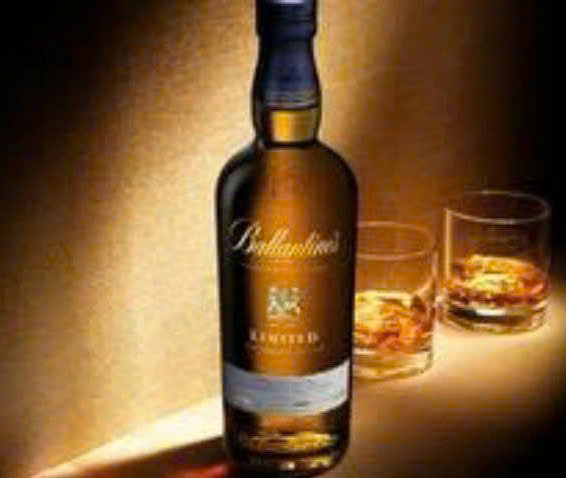 Thuong-thuc-Ballantines-Limited-gia-re