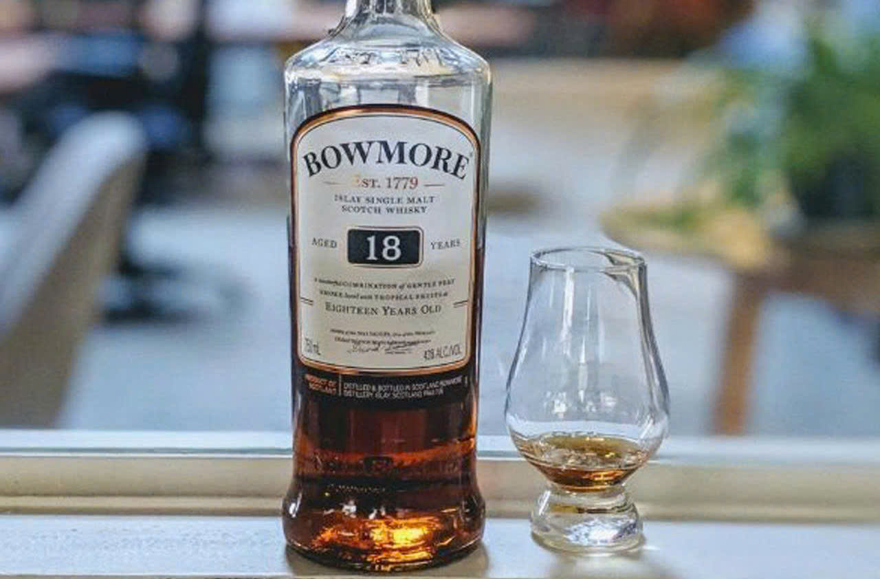 Thuong-thuc-Bowmore-18-nam