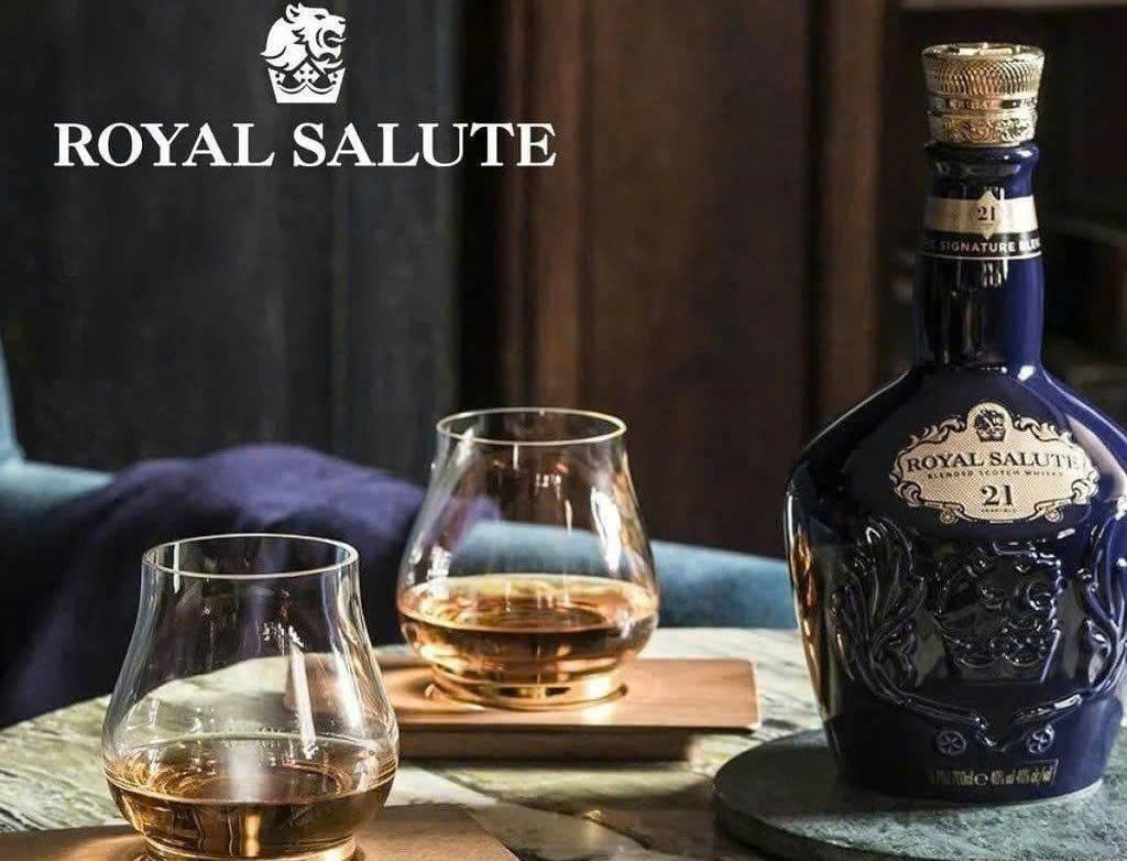 Thuong-thuc-ruou-Royal-Salute-21-YO-dung-vi-nhat