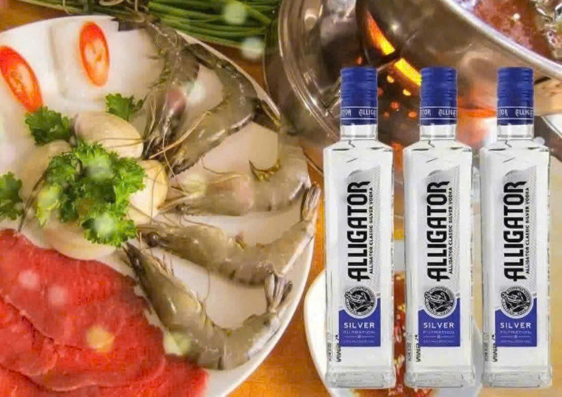 Thuong-thuc-ruou-Vodka-Ca-Sau-Xanh-Lien-Doanh-NGA