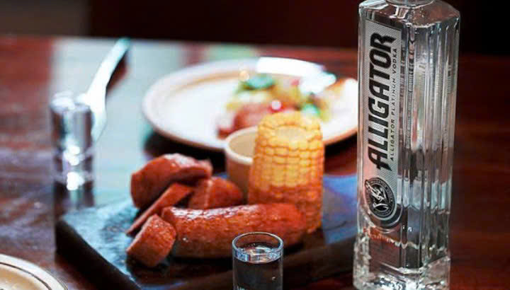 Thuong-thuc-vodka-ca-sau-ĐEN-500ml-dung-chuan-vi