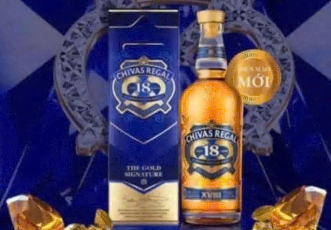 Trung-bay-Chivas-18-nam-tuoi-70-cl-mau-moi-nhat