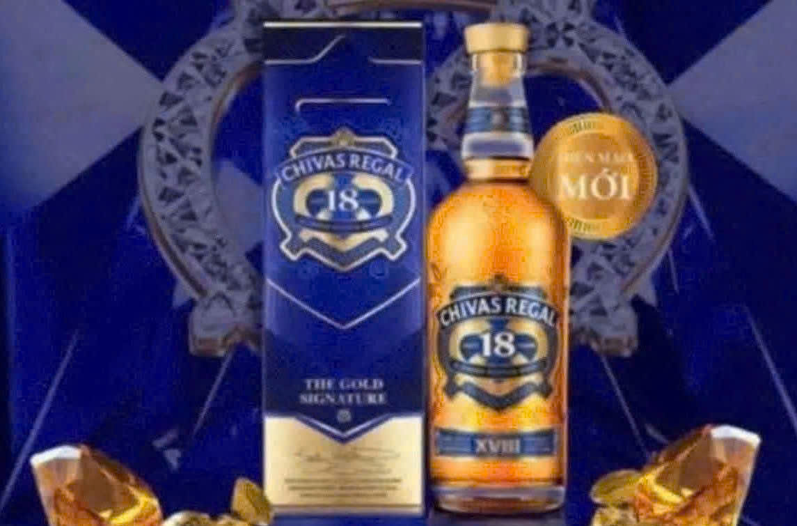 Trung-bay-Chivas-18-nam-tuoi-70-cl-moi-nhat