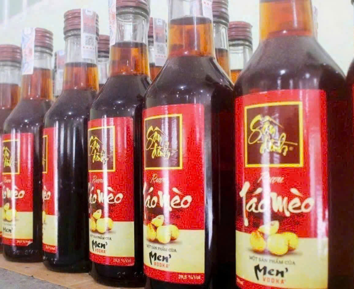 Trung-bay-Ruou-Tao-Meo-San-Dinh-40cl