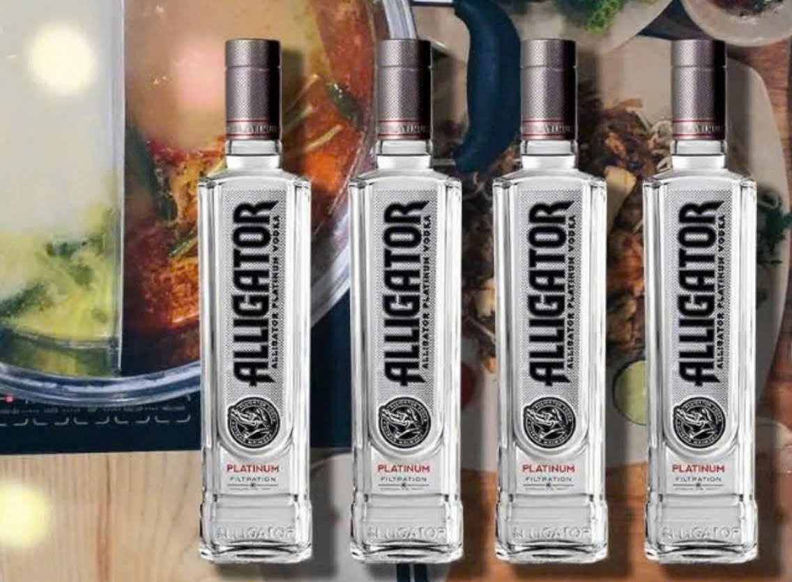 Trung-bay-Vodka-Ca-Sau-Den-500-ml-nhap-nga