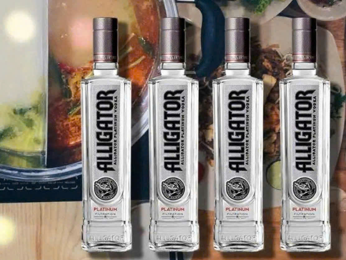 Trung-bay-Vodka-Ca-Sau-Den-500-ml-nhap-nguyen-chai-tu-nga