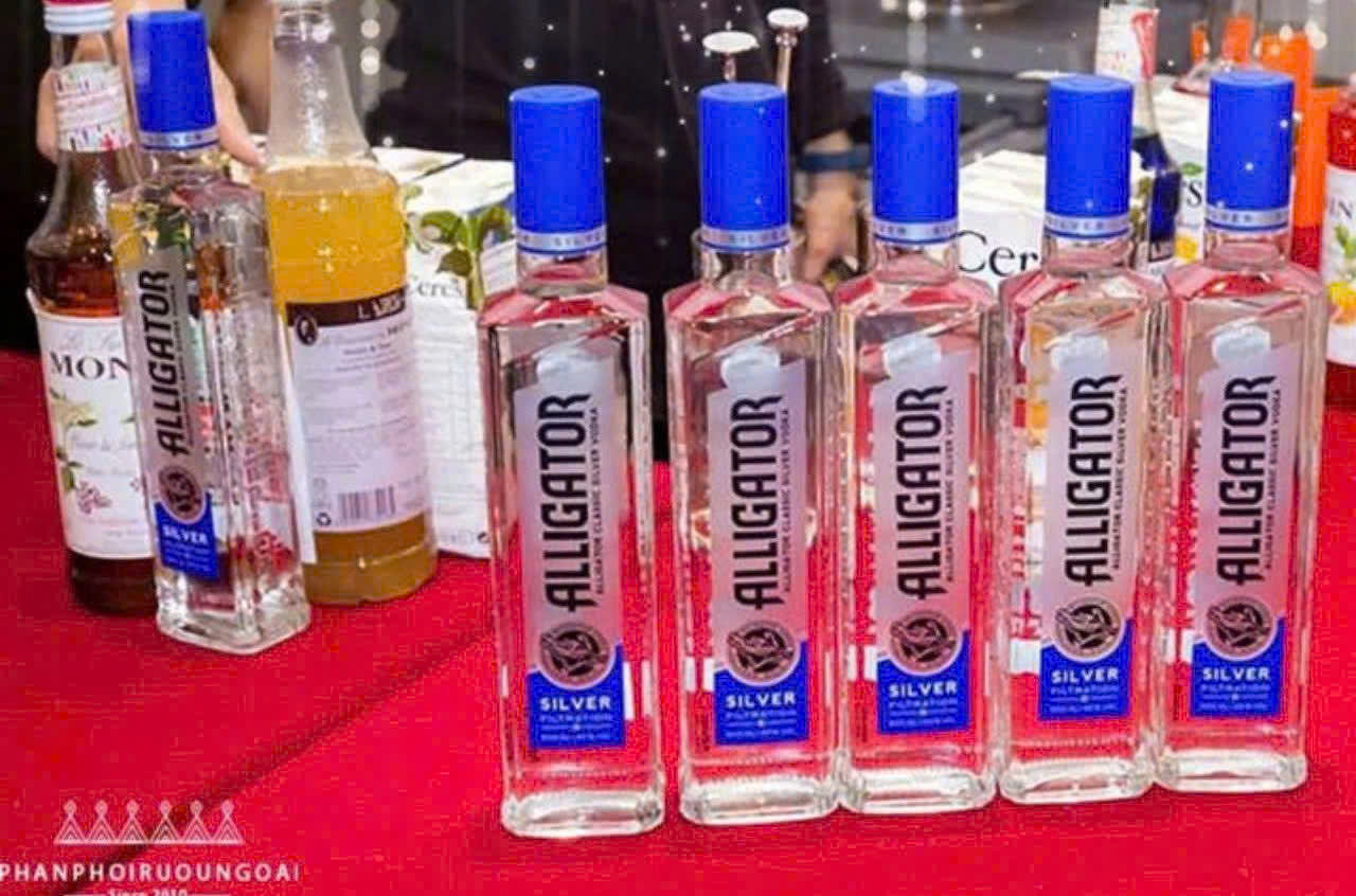 Trung-bay-Vodka-Ca-Sau-Xanh-lien-doanh-nga