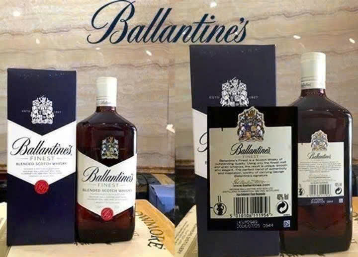 Trung-bay-mau-Ballantines-Finest-cac-loai