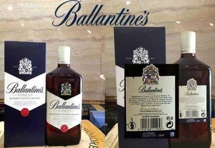 Trung-bay-mau-cac-loai-Ballantines-Finest