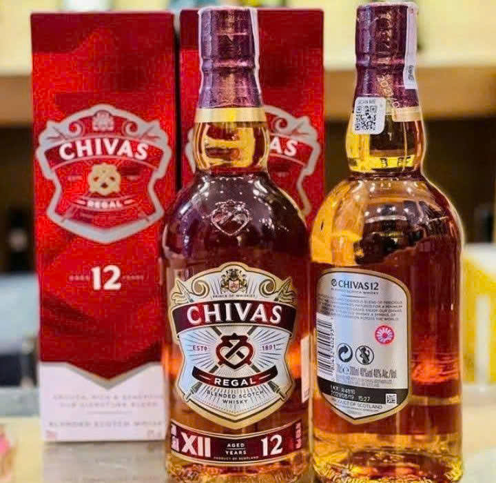 Trung-bay-mau-chivas-12-YO