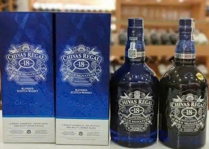 Trung-bay-mau-moi-Chivas-18-Blue-Xanh