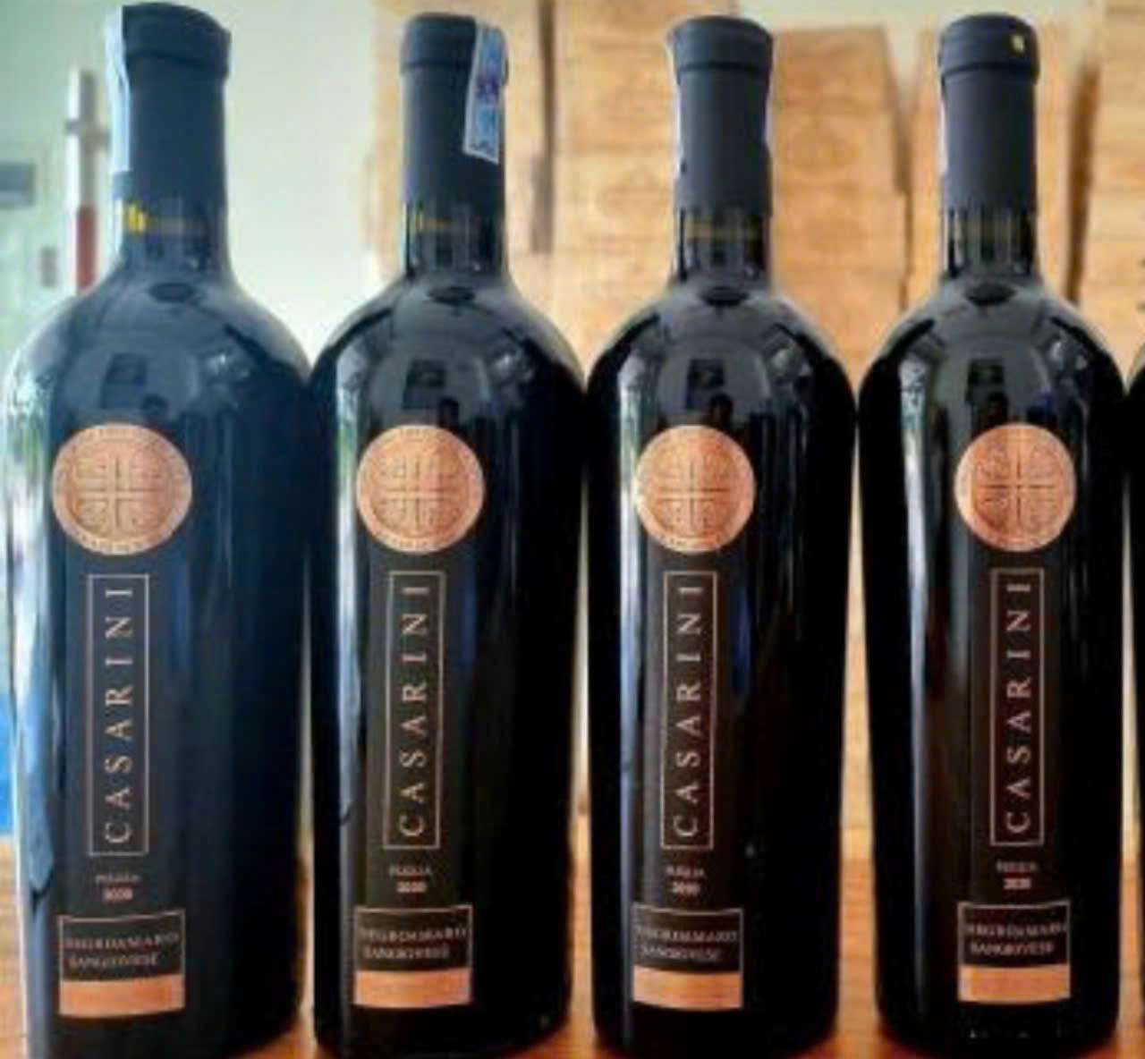 Trung-bay-vang-y-casarini-750ml