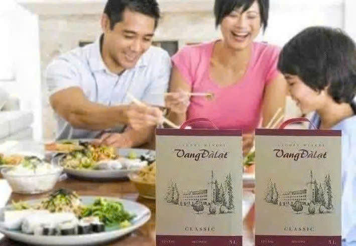 Vang-Da-Lat-3-Lit-trong-bua-com-gia-dinh-nguoi-Viet-Nam