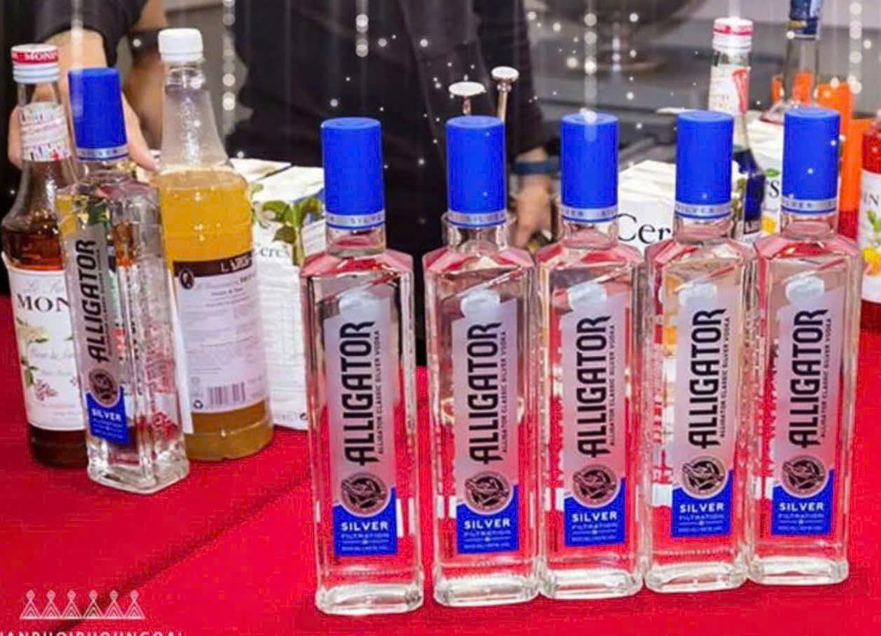 Vodka-Ca-Sau-Xanh-500-ml-bay-mau