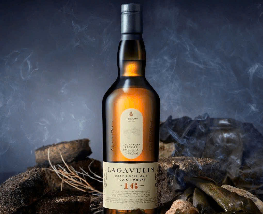 Whisky-khoi-Lagavulin-16-YO