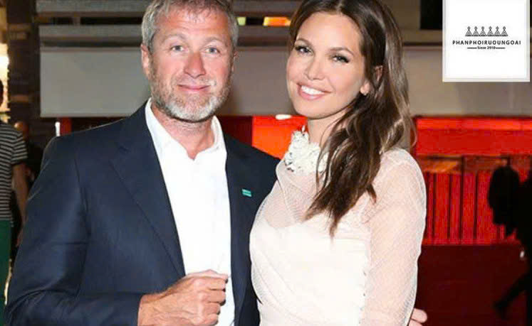 abramovich-trong-le-ra-mat-vodka-beluga-trang