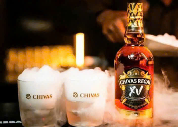 cach-thuong-thuc-Chivas-15-chuan-vi