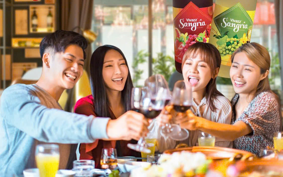 cach-thuong-thuc-vivazz-sangria-red-750ml