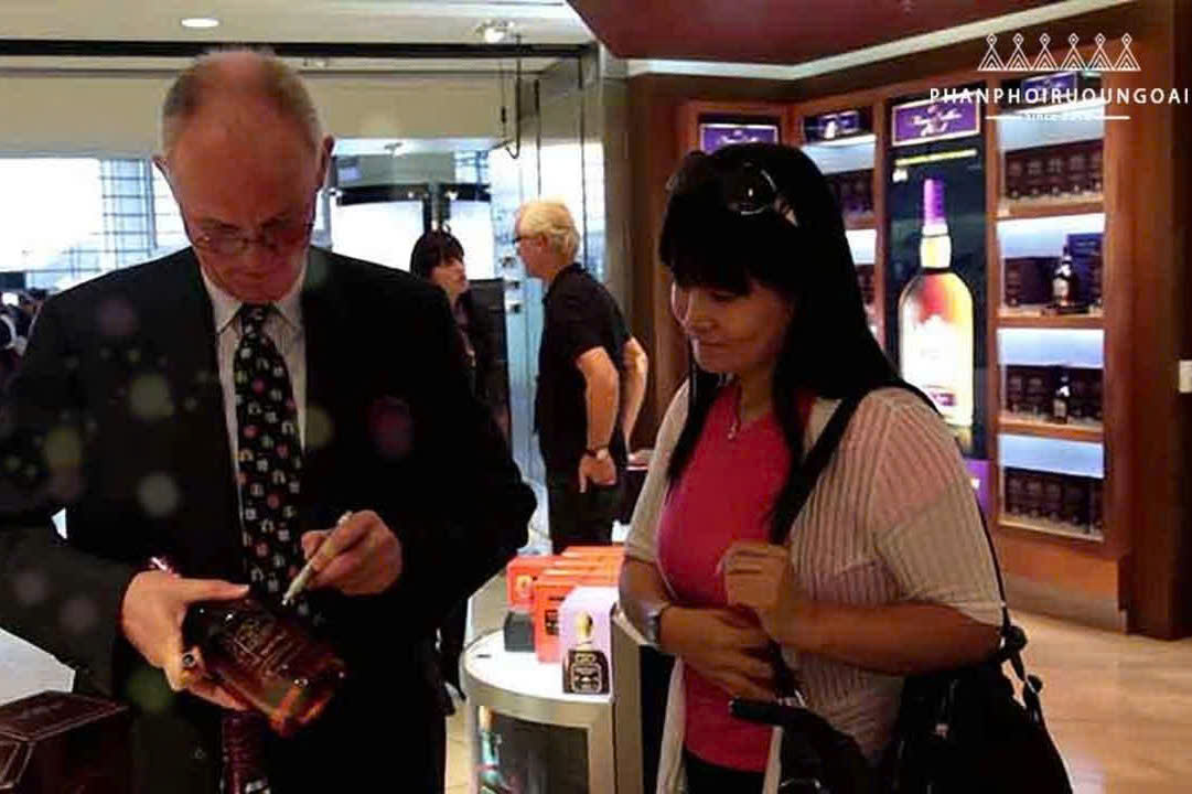 colin-scott-ky-tang-nguoi-yeu-ruou-viet-nam