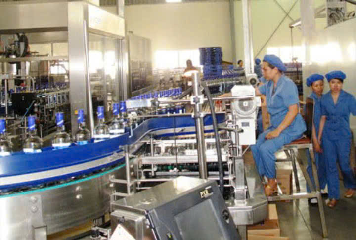 dong-chai-dan-mac-vodka-ha-noi-HALICO