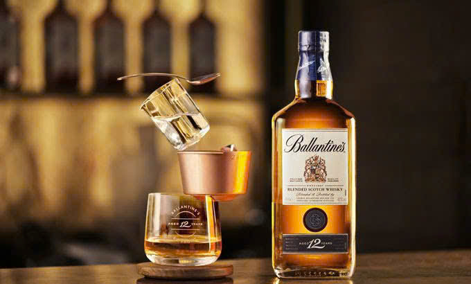 dung-dieu-Ballantines-12-700ml